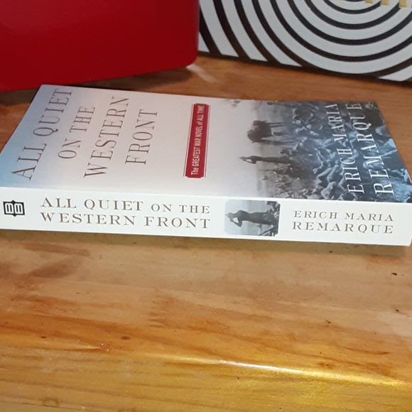 All Quiet On The Western Front paperback Book - Picture 3 of 6